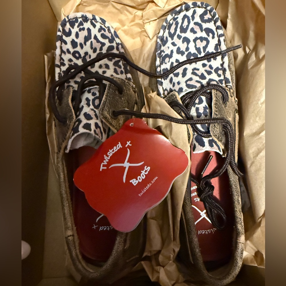 Women’s Twisted X leopard print shoes - size 6.5 - NWT